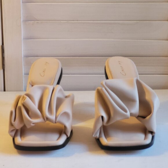 $79 NWT (9) Sam Edelman Slade Ruffled Dress Sandals - Picture 7 of 12